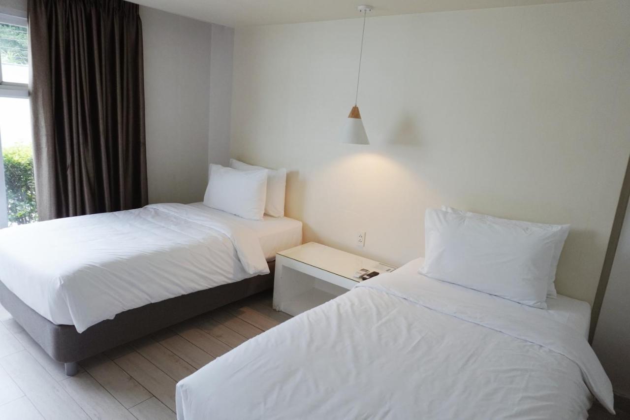 Leblanc Hotel Antipolo Esterno foto